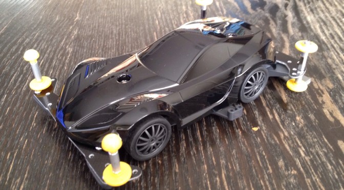 トルクルーザーのクリアボディ（ポリカーボネート）を塗装する