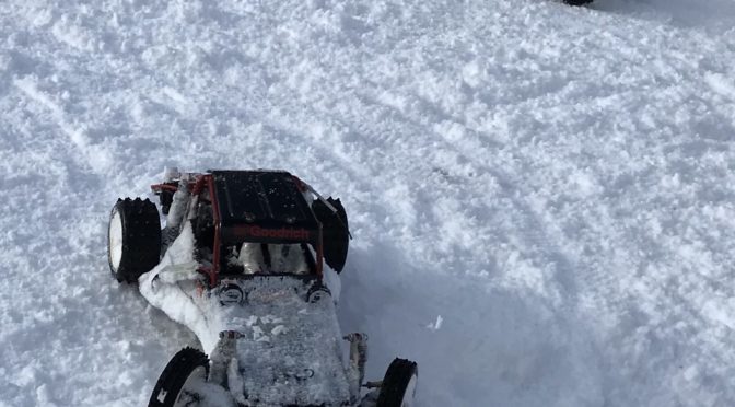 レーシングファイターとワイルドワンで雪上走行！